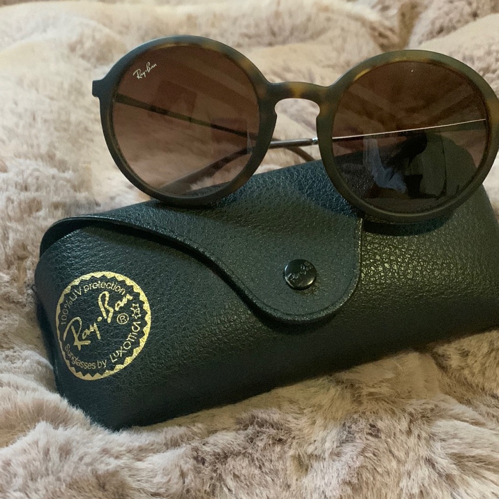 Ray Ban brown tortoise round sunglasses